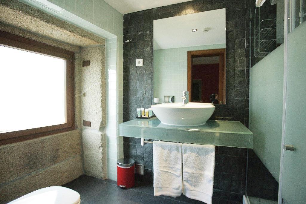 Casa Dos Pocos Hotel Vilar Torpim Room photo